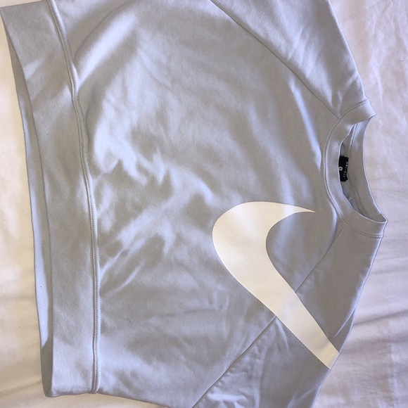 Nike cropped sweater size S - Picture 2 of 4